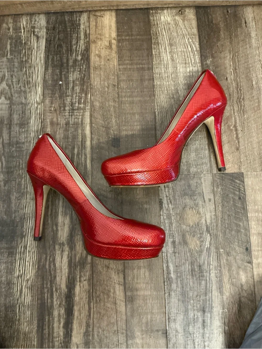 Michael Kors Woman's Ionna Pump Platform Heel Red Patent Dress Shoe 6M